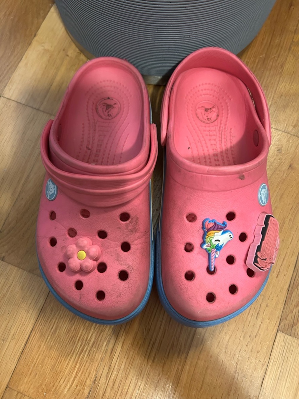 Girl’s pink Croc slip on waterproof clogs - Picture 2 of 10